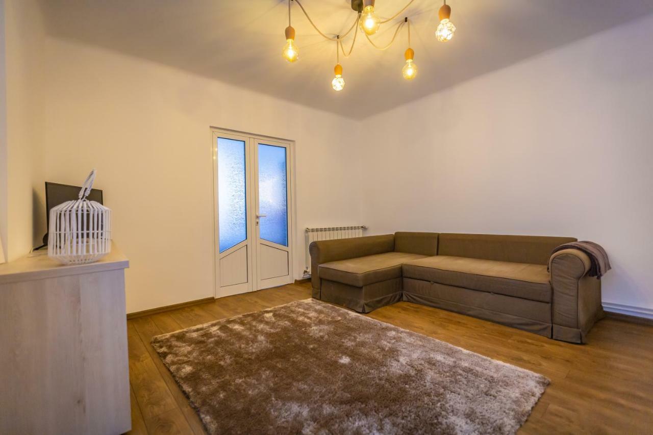 Central Apartment Braşov Exteriör bild