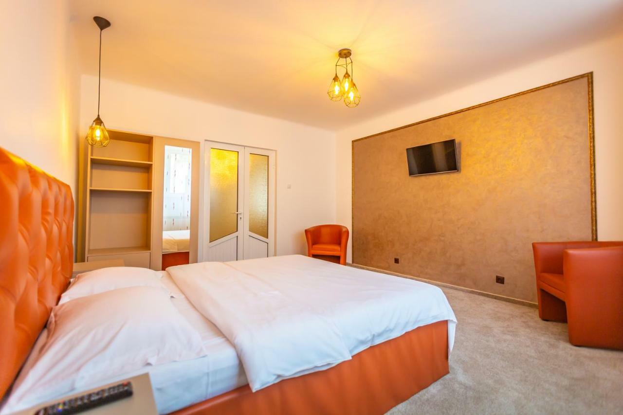 Central Apartment Braşov Exteriör bild